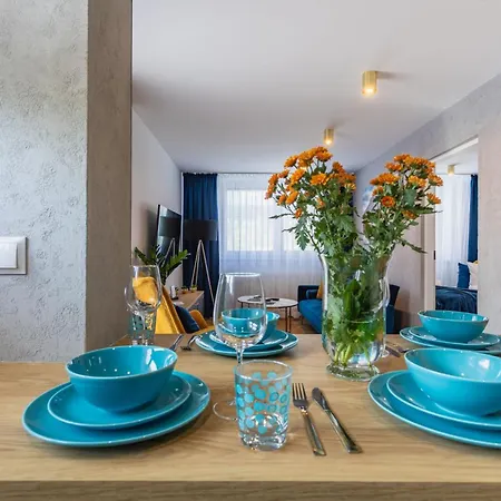 Odrodzenia 3a 公寓 *